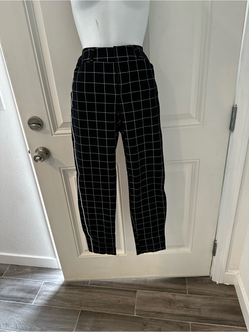 Old Navy Windowpane High-Waist Straight Leg Pants - Black/White